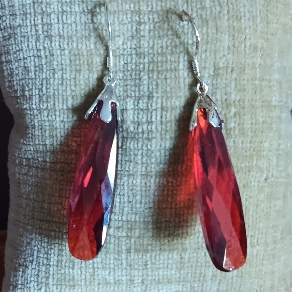 925 Silver French Wire Red Cubic Zirconia Pear Earrings - Picture 5 of 6